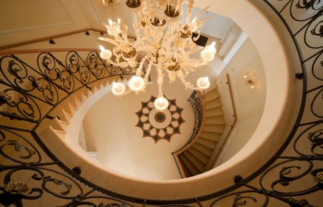 Lichtdesign und Lichtplanung Treppenhaus Villa