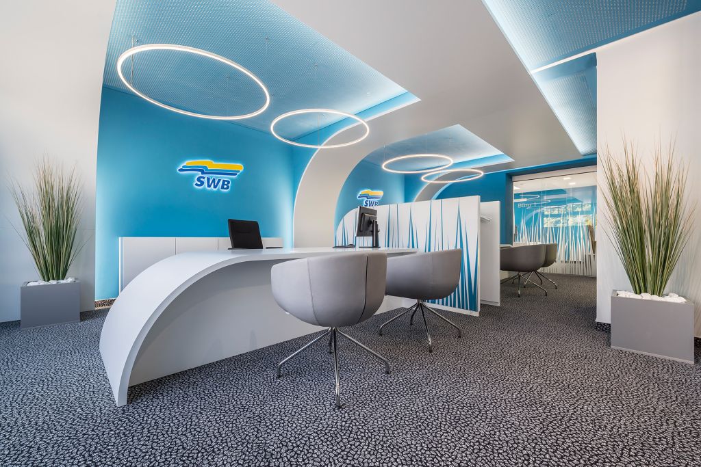 Modernes Bürodesign und Innenarchitektur im Kundencenter