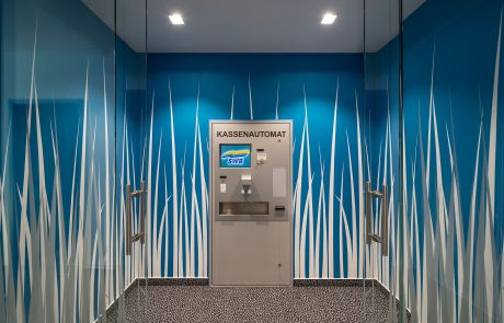 Kassenautomat im modernen Kundencenter